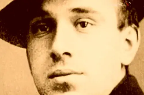 Гольденвейзер, Лев Владимирович — драматург, театральный режиссёр, заведующий литературной частью Госкино СССР (1927—1937)