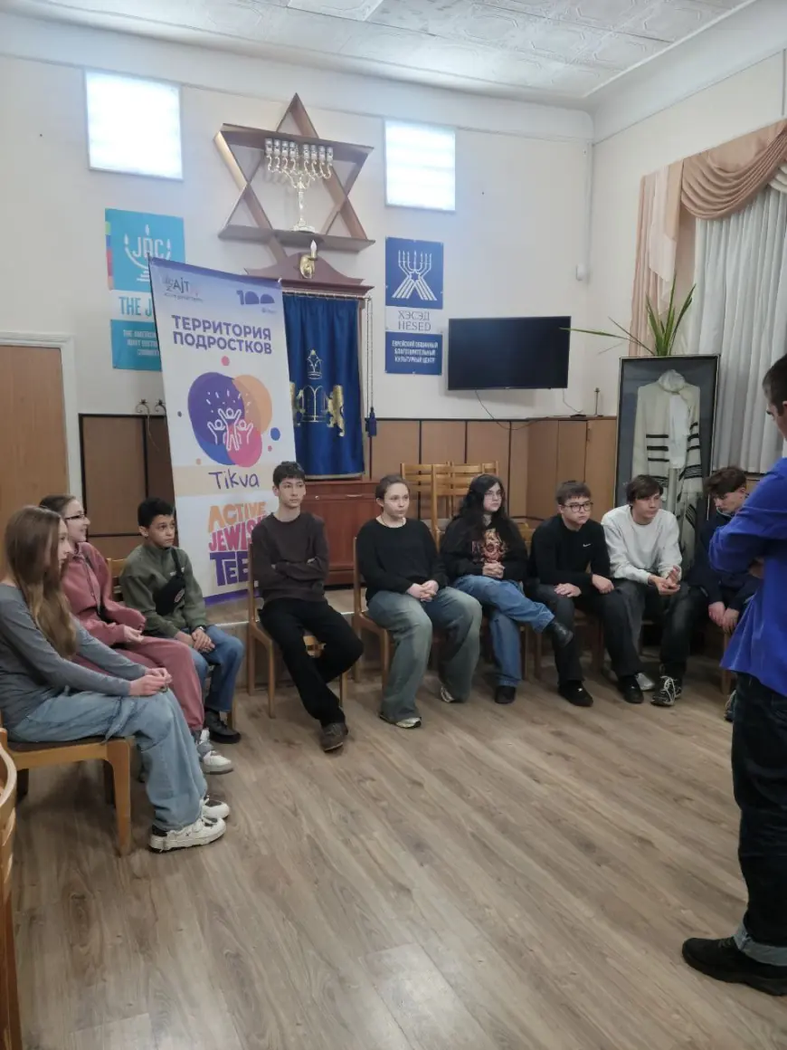 ART ВЕЧЕР в подростковом клубе AJT