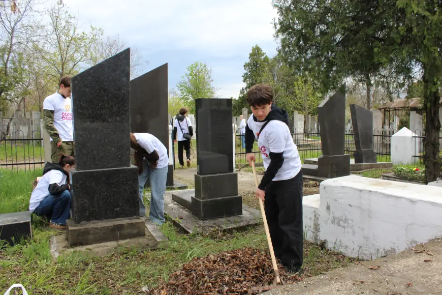 Память поколений: акция Дня добрых дел в Тирасполе