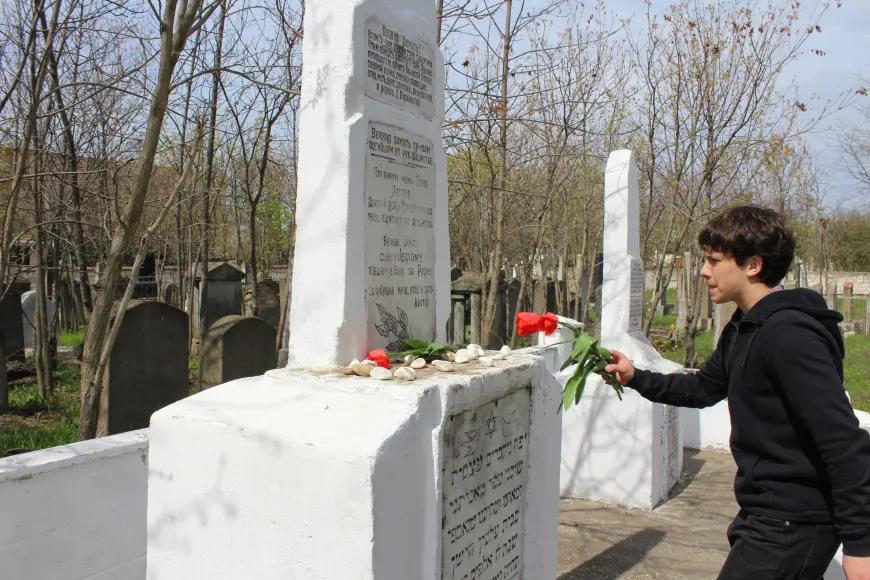 Память поколений: акция Дня добрых дел в Тирасполе