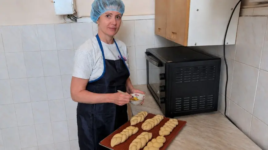 Тепло, которое можно почувствовать: волонтёры снова испекли халы к шаббату