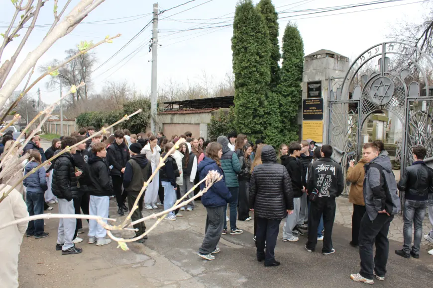 «Memory Unites Us»: совместная экскурсия по памятным местам Холокоста в Кишиневе