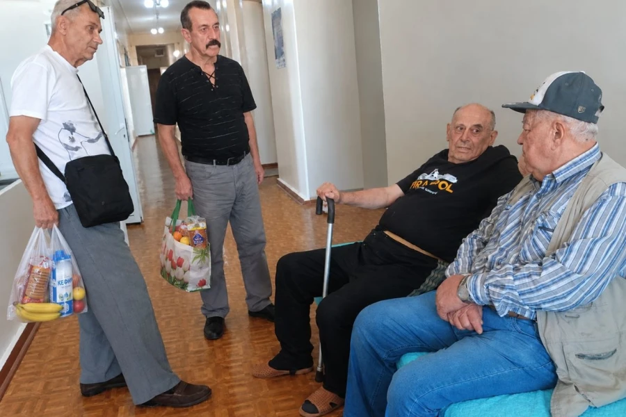 Когда товарищи рядом — выздоравливать легче