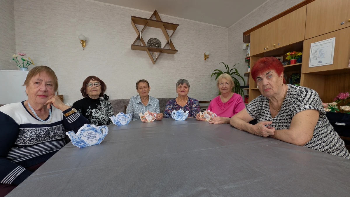 Открытка своими руками — подарок, созданный с душой